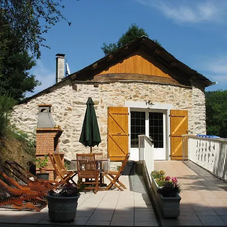 Holiday home La Fenial Montredon-Labessonnie